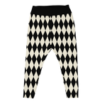studio-yeye-harlequin-diamond-plus-size-leggings-black-white-flat-front